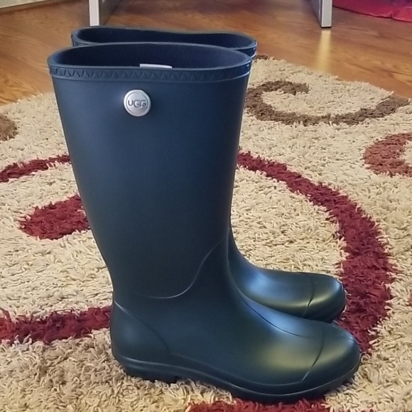 UGG Shoes - UGG Rainboots Size 8
